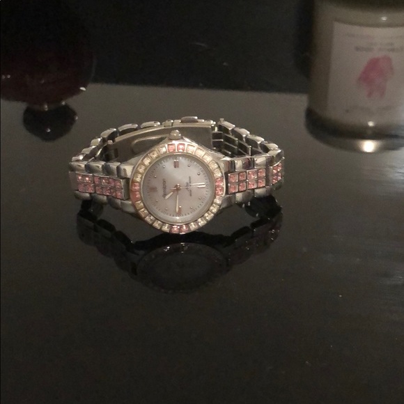 Jewelry - 💓💓Pretty Pink & Silver Watch 💓💓